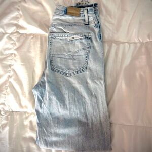 American Eagle Outfitters Baggy Jean, size 2, light wash